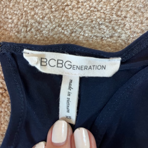 BCBGeneration v-neck short romper navy blue XS - Picture 3 of 5